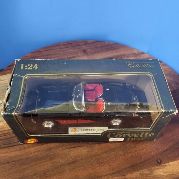 Sunnyside Superior 1957 Chevrolet Black / Red Corvette Model Car 1:24 DieCast - Picture 14 of 16